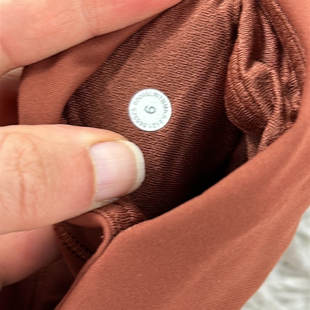 Lululemon Everlux and Mesh High-Rise Short 10" Dark Terracotta - Picture 4 of 4